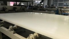 在维护PE板时，我们需要注意哪些环境变化？